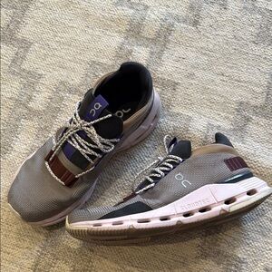 On Running cloudnova women’s size 9.5